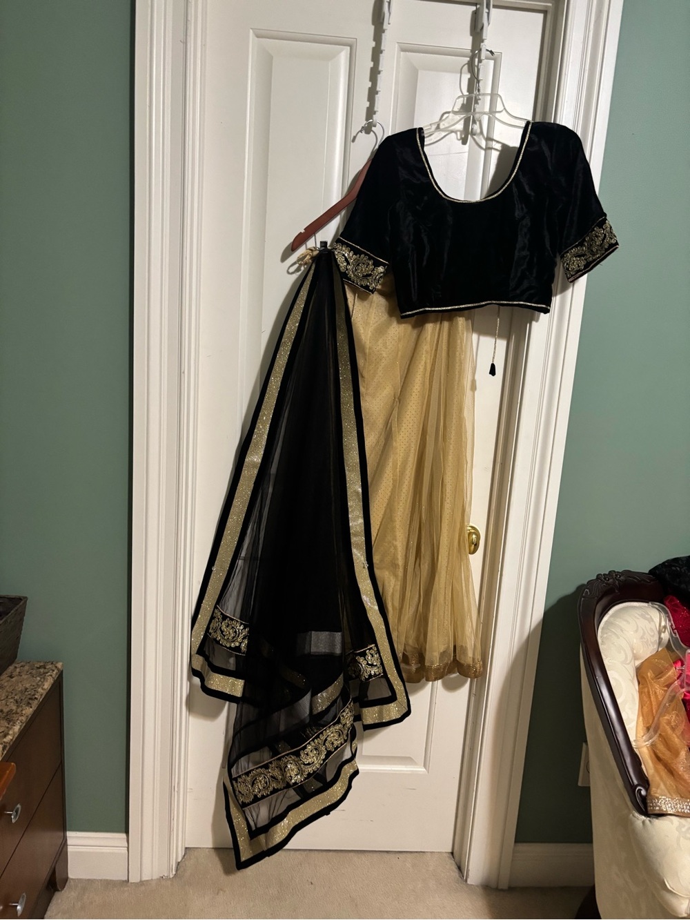 Black & Gold new Lehenga Skirt with blouse & long Dupetta with embroidery Large